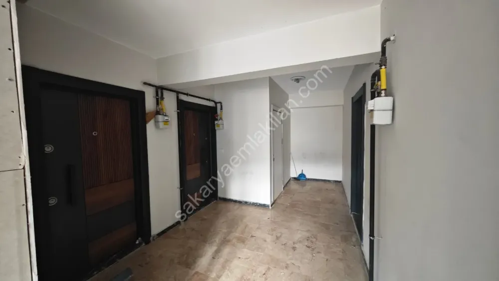 YENİ MAHALLE / AKYAZI KİRALIK HOLLÜ 1+1 DAİRE 3.KAT