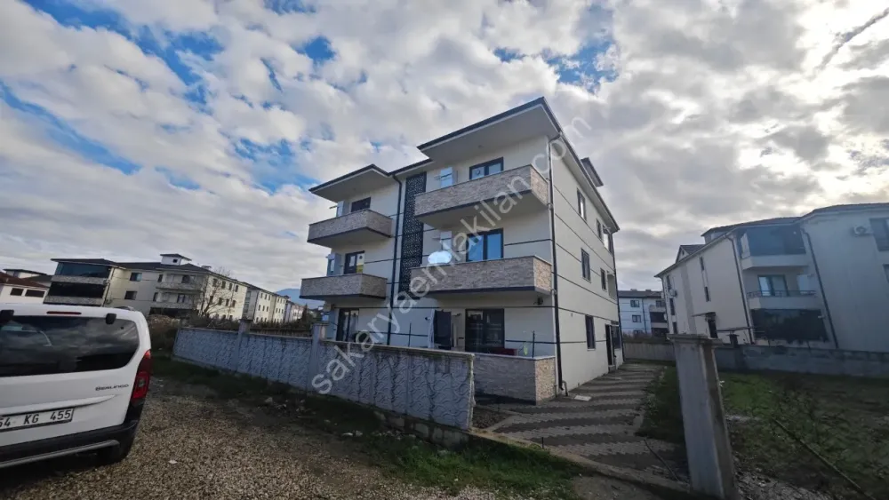 YENİ MAHALLE / AKYAZI KİRALIK HOLLÜ 1+1 DAİRE 3.KAT