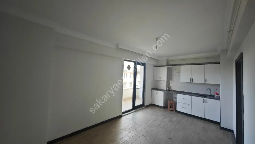 YENİ MAHALLE / AKYAZI KİRALIK HOLLÜ 1+1 DAİRE 3.KAT