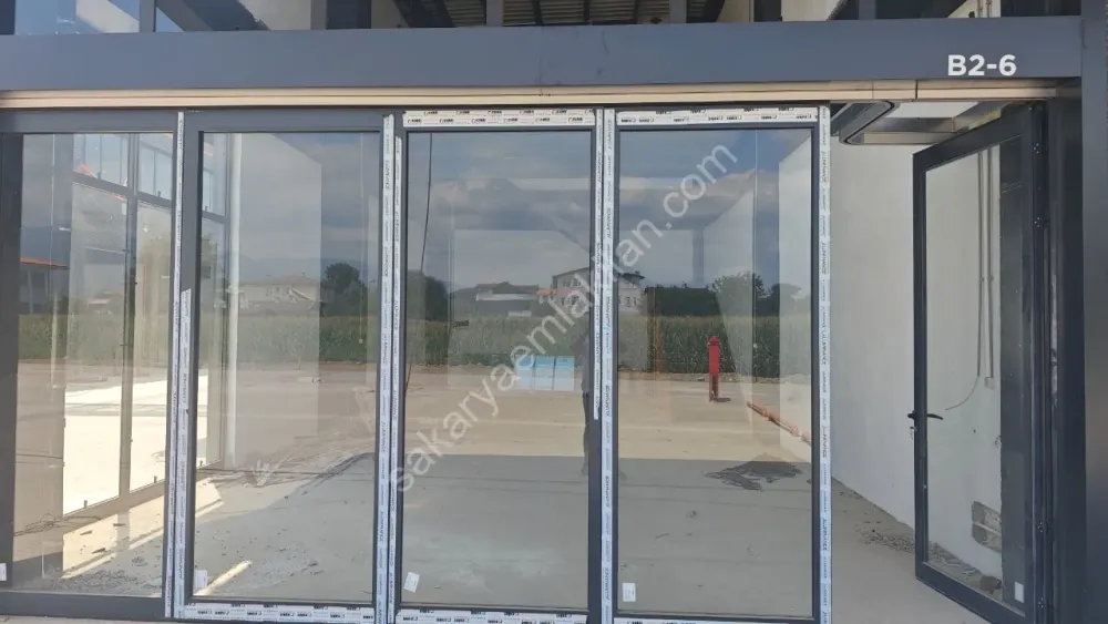 AKYAZI YENİ SANAYİ MERKEZİ SATILIK DÜKKAN BAHÇELİ
