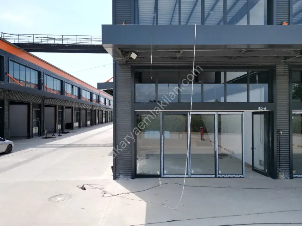 AKYAZI YENİ SANAYİ MERKEZİ SATILIK DÜKKAN BAHÇELİ