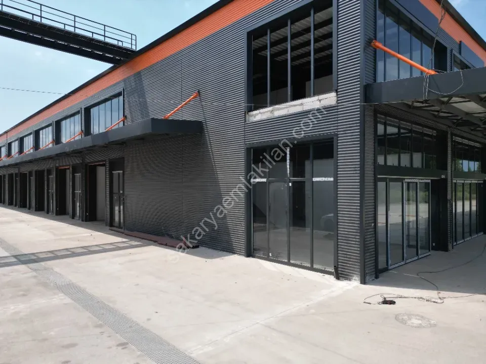 AKYAZI YENİ SANAYİ MERKEZİ SATILIK DÜKKAN 200 m2