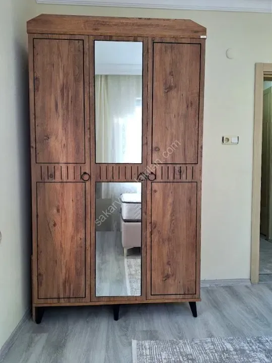 SERDİVAN MERKEZDE KİRALIK EŞYALI 1+1 APART DAİRE