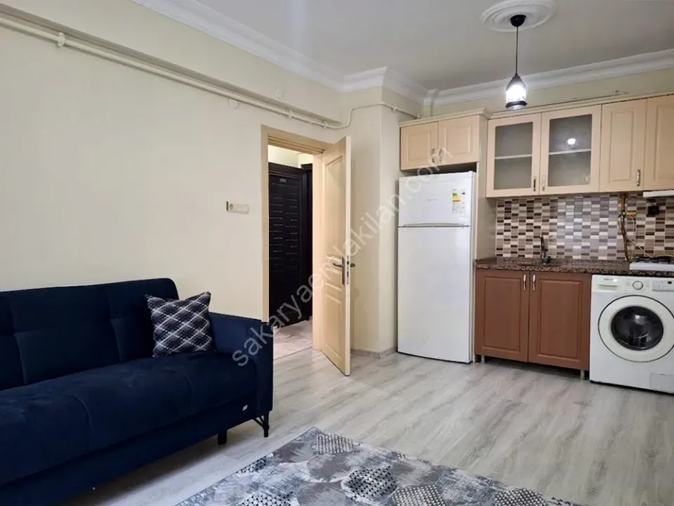 SERDİVAN MERKEZDE KİRALIK EŞYALI 1+1 APART DAİRE