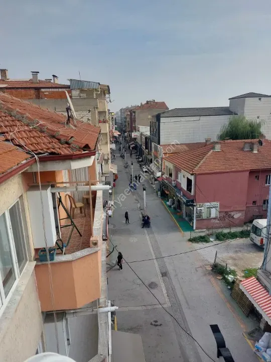 YILDIZ GAYRİMENKUL'den Katlı Pazar Arkası Kiralık Daire