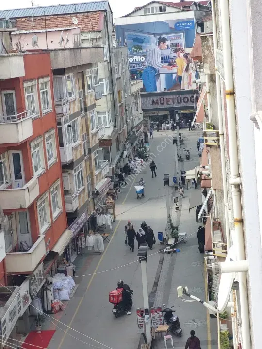 YILDIZ GAYRİMENKUL'den Katlı Pazar Arkası Kiralık Daire