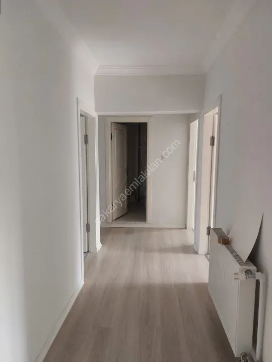 YILDIZ GAYRİMENKUL'den Katlı Pazar Arkası Kiralık Daire