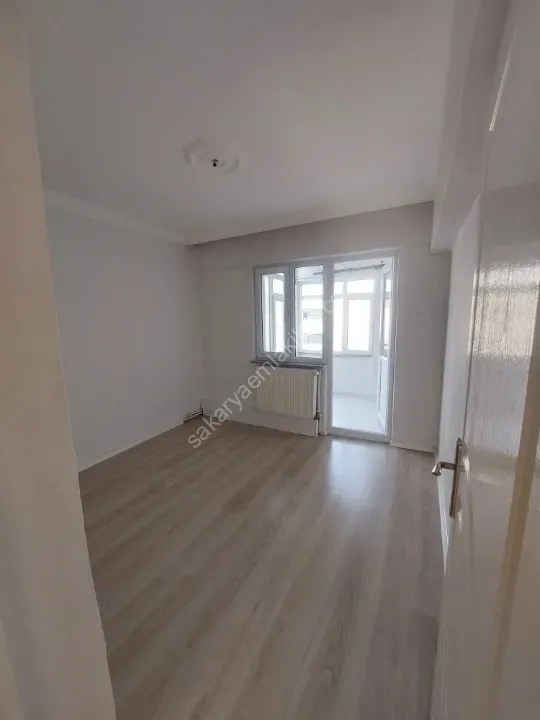 YILDIZ GAYRİMENKUL'den Katlı Pazar Arkası Kiralık Daire