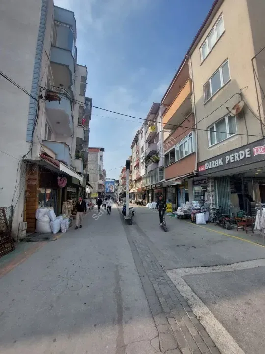 YILDIZ GAYRİMENKUL'den Katlı Pazar Arkası Kiralık Daire