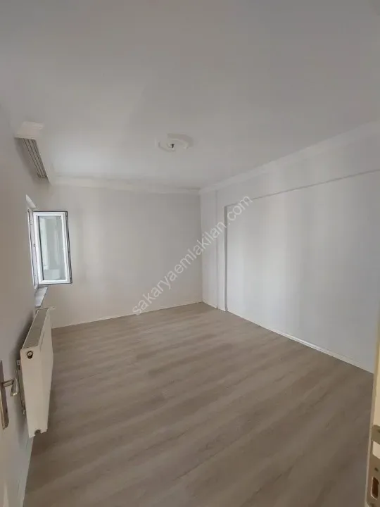 YILDIZ GAYRİMENKUL'DEN KATLI PAZAR ARKASI SATILIK 4.KAT DAİRE