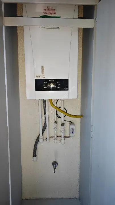 AKYAZI MERKEZ'DE KİRALIK ARA KAT 2+0 DAİRE ÖMERCİKLER MAHALLESİ