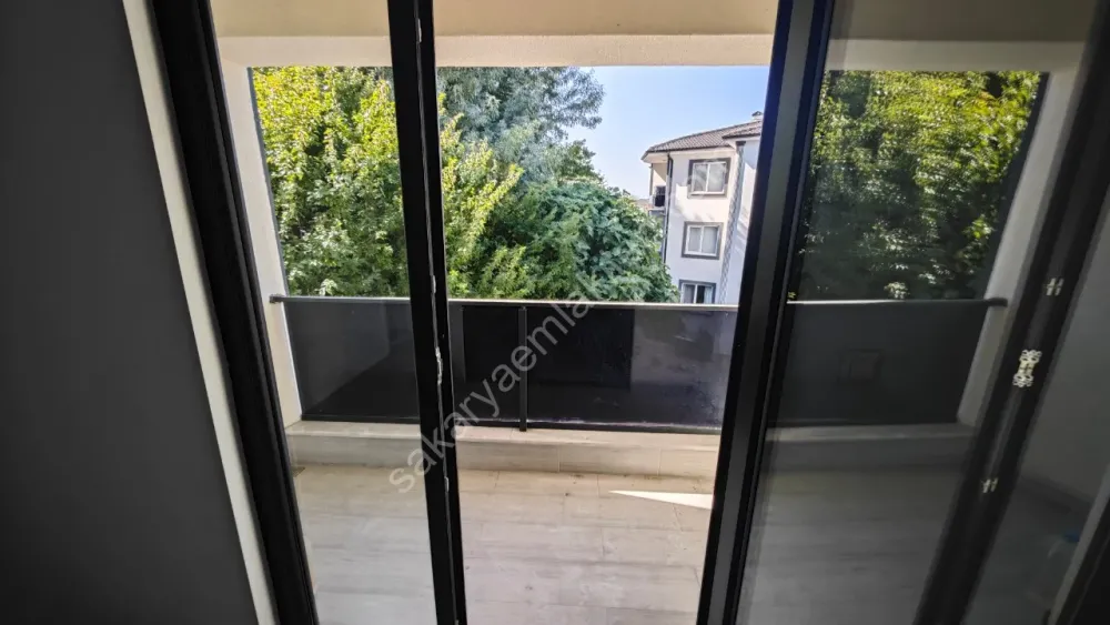 AKYAZI MERKEZ'DE KİRALIK ARA KAT 2+0 DAİRE ÖMERCİKLER MAHALLESİ