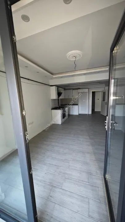 AKYAZI MERKEZ'DE KİRALIK ARA KAT 2+0 DAİRE ÖMERCİKLER MAHALLESİ