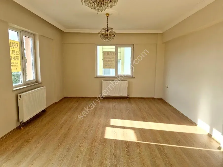 ADAPAZARI CAMİLİ MAHALLESİNDE KİRALIK 3+1 DAİRE