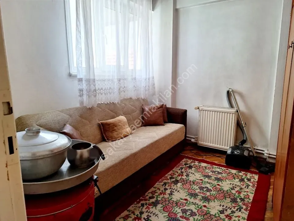 ADAPAZARI YENİDOĞAN MAHALLESİNDE KİRALIK EŞYALI 3+1 DAİRE