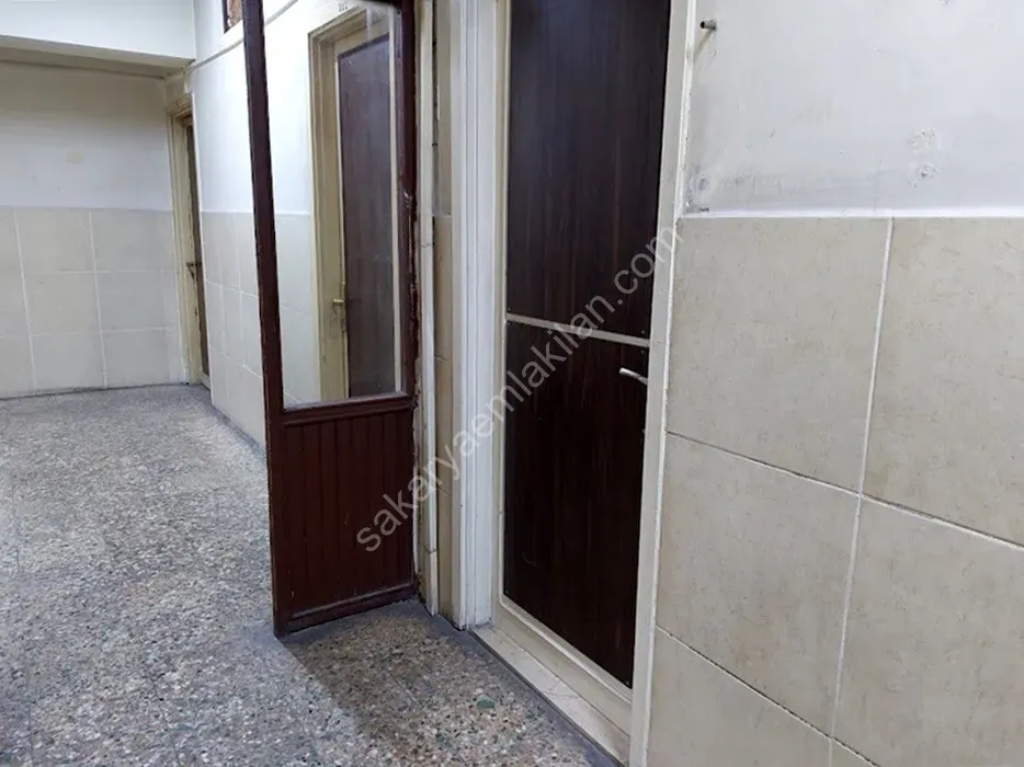 ADAPAZARI MERKEZDE KİRALIK EŞYALI OFİS