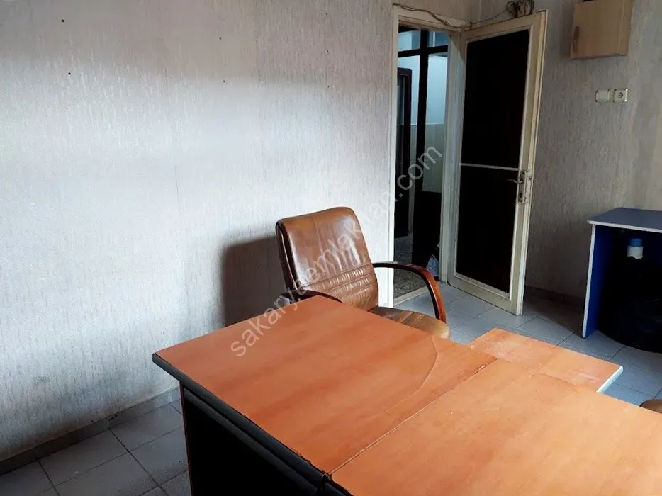 ADAPAZARI MERKEZDE KİRALIK EŞYALI OFİS