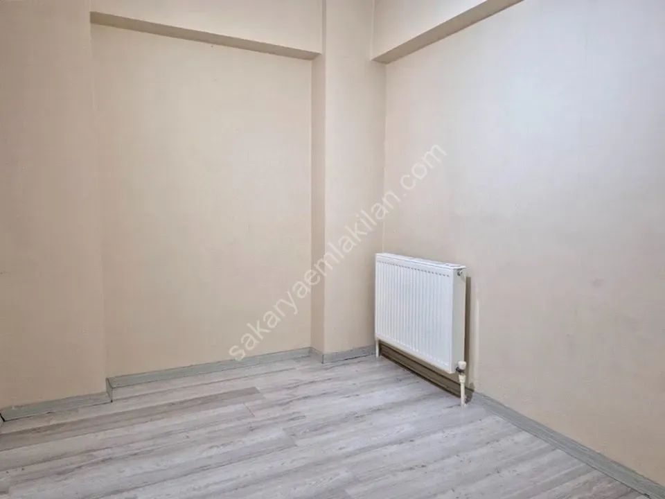 ADAPAZARI MERKEZDE KİRALIK 3+1 DAİRE