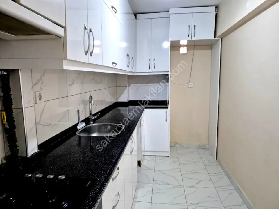 ADAPAZARI MERKEZDE KİRALIK 3+1 DAİRE