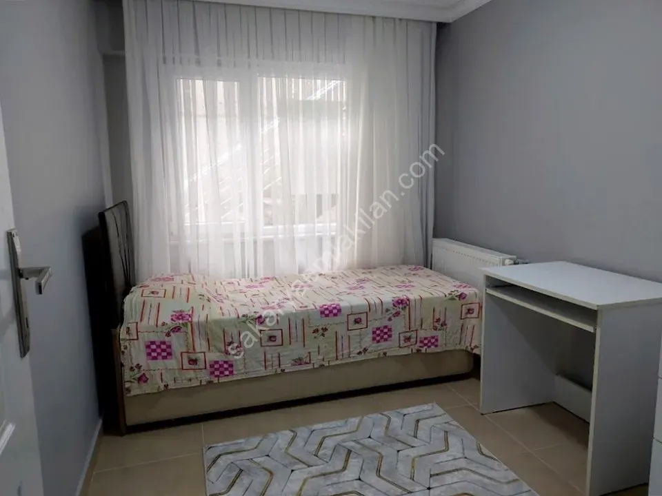 SERDİVAN MERKEZDE KİRALIK EŞYALI 2+1 DAİRE