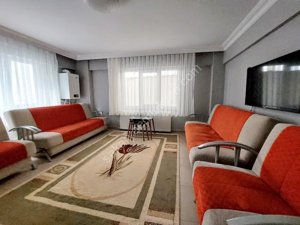 SERDİVAN MERKEZDE KİRALIK EŞYALI 2+1 DAİRE