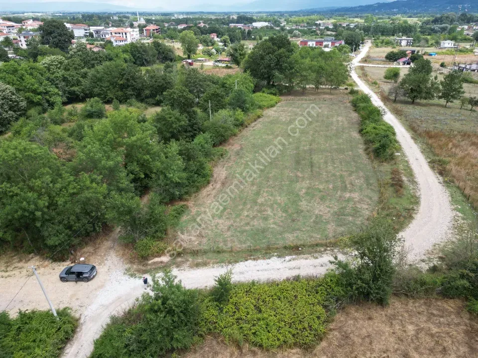 ARİFİYE NEVİYE'DE DOĞAYLA İÇ İÇE, KÖŞE PARSEL 2.363 m² İMARLI ARSA
