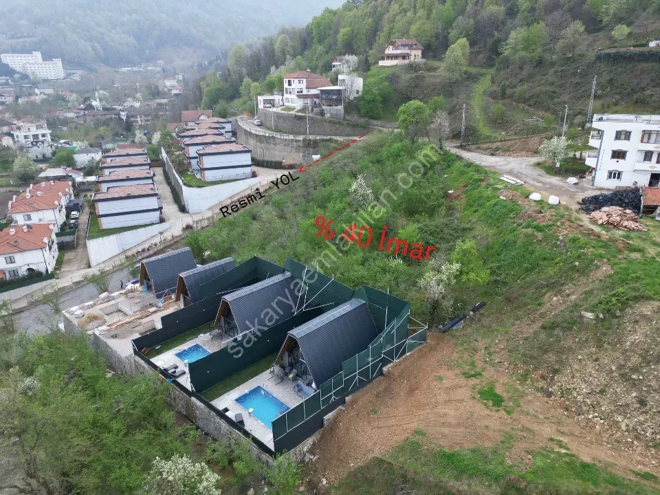 SAPANCA GÜLDİBİ'NDE GÖL MANZARALI 1.270 m² İMARLI ARSA