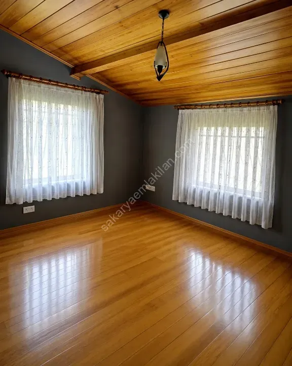3700 metre arsa içinde Krediye uygun Çiftlik evi