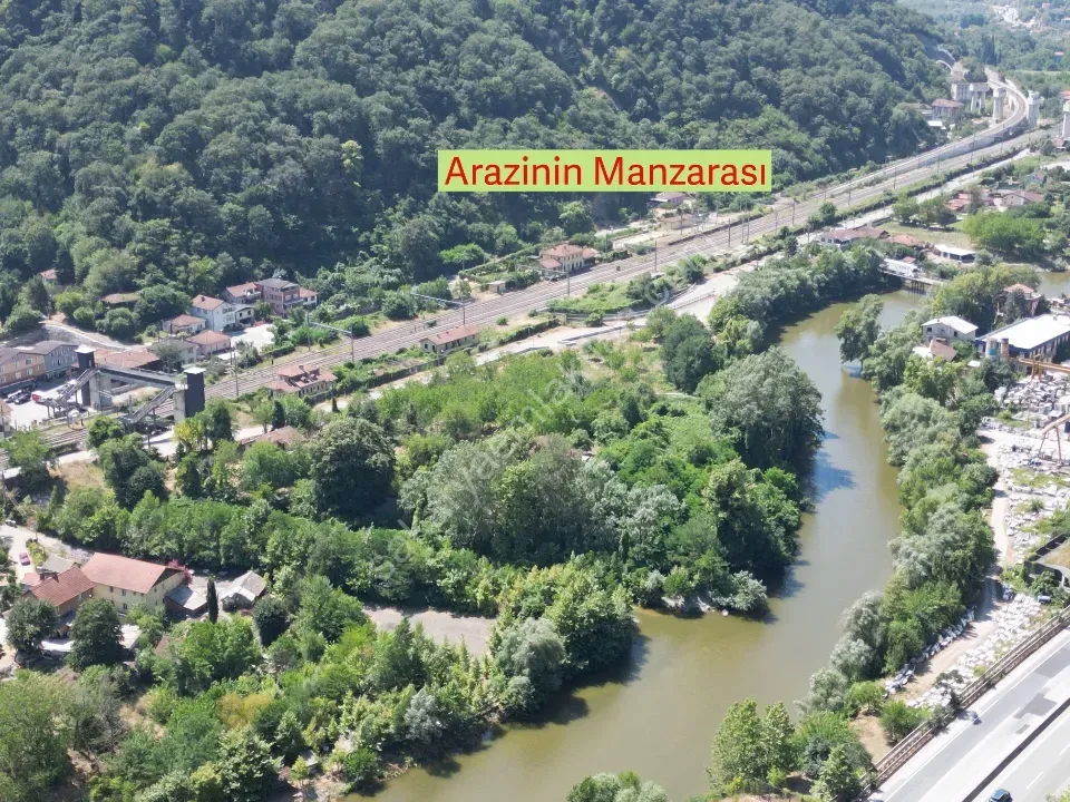 Adapazarı'na 18 km Mesafede, D-650 Üzerinde Satılık 14.520 m² Arazi