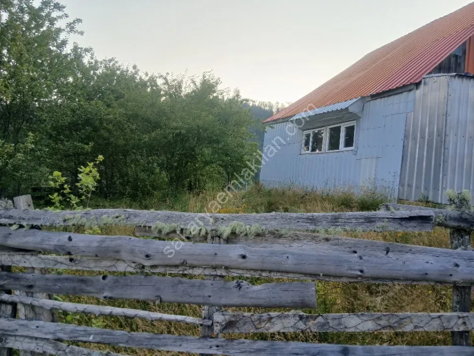 Yayla evi ile birlikte satılıktır