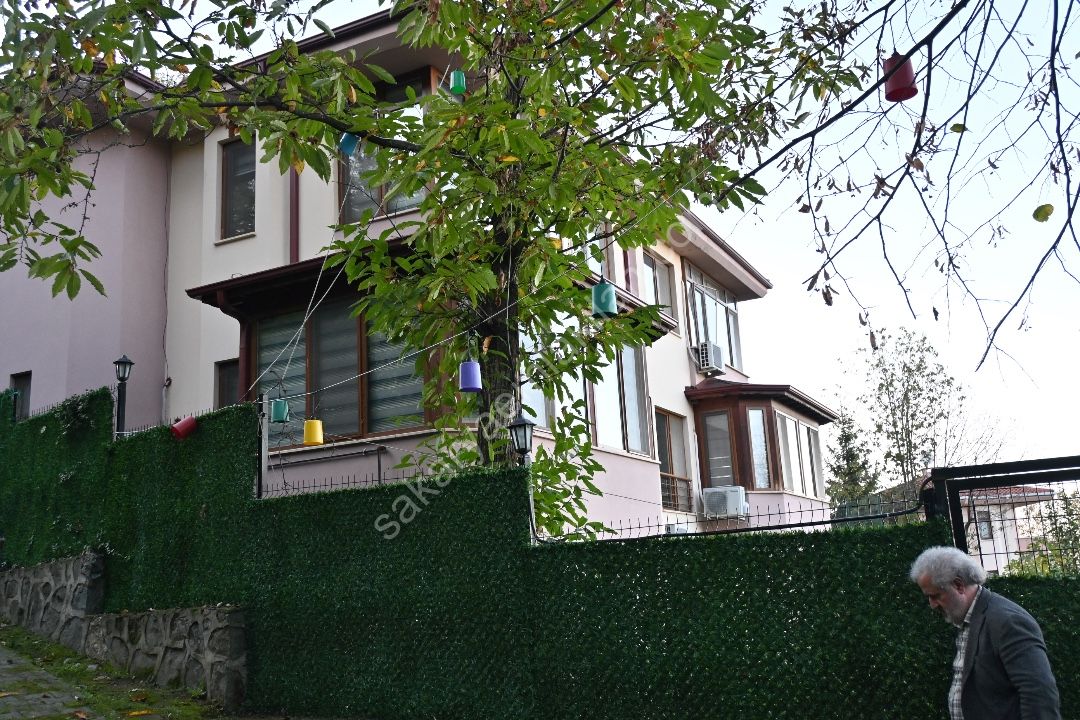 Daire Fiyatına Göl Manzaralı Villa