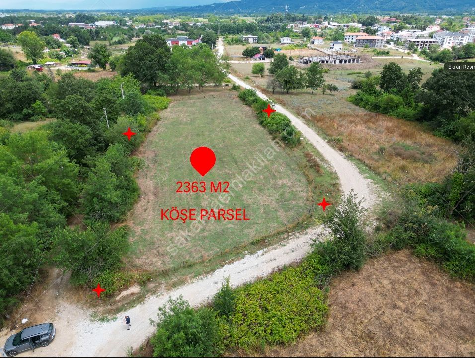 ARİFİYE NEVİYE'DE DOĞAYLA İÇ İÇE, KÖŞE PARSEL 2.363 m² İMARLI ARSA